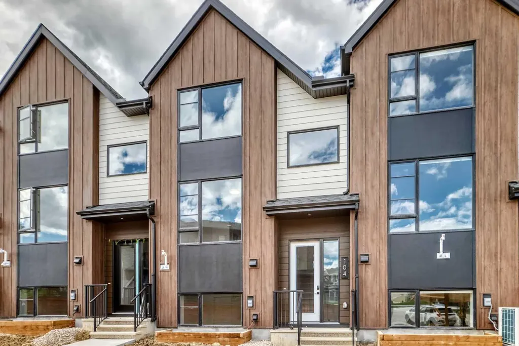 199 Sage Hill Heights Calgary AB T3R 2M8
