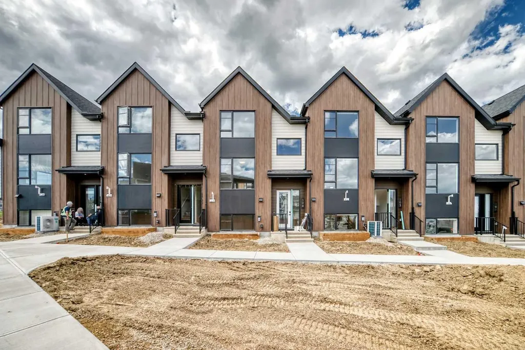199 Sage Hill Heights Calgary AB T3R 2M8