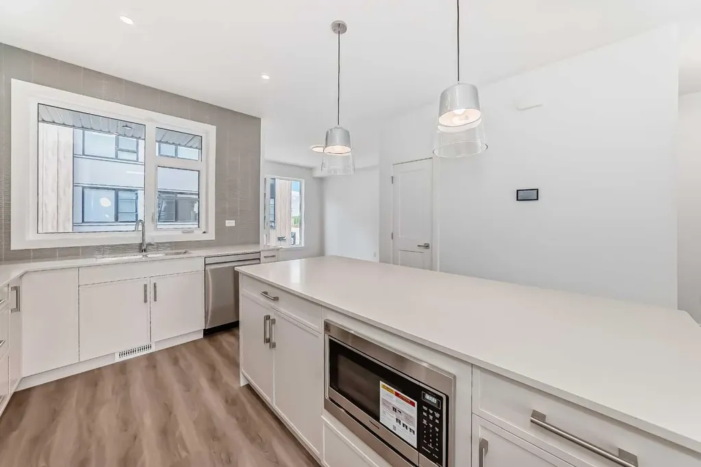 199 Sage Hill Heights Calgary AB T3R 2M8