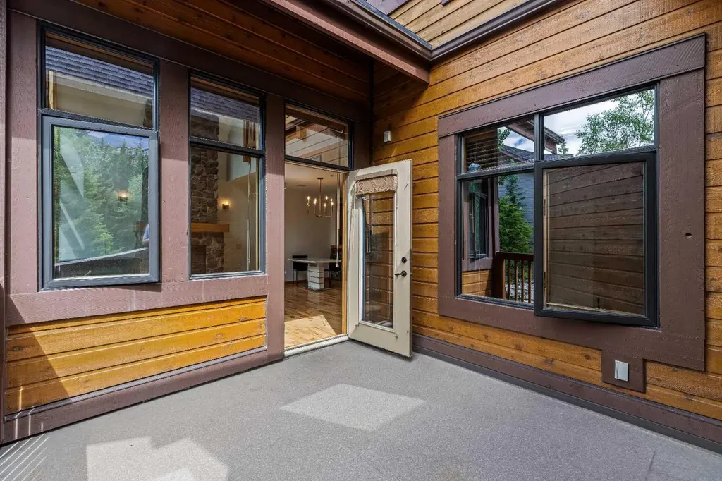 75 Dyrgas Gate Canmore AB T1W0A6