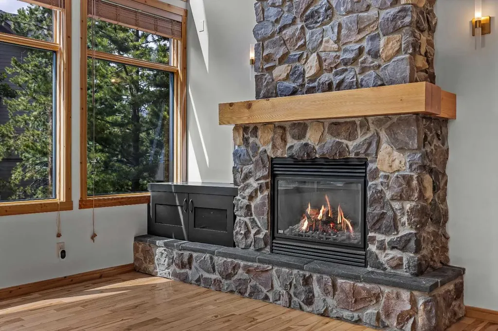 75 Dyrgas Gate Canmore AB T1W0A6