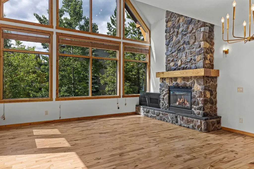 75 Dyrgas Gate Canmore AB T1W0A6