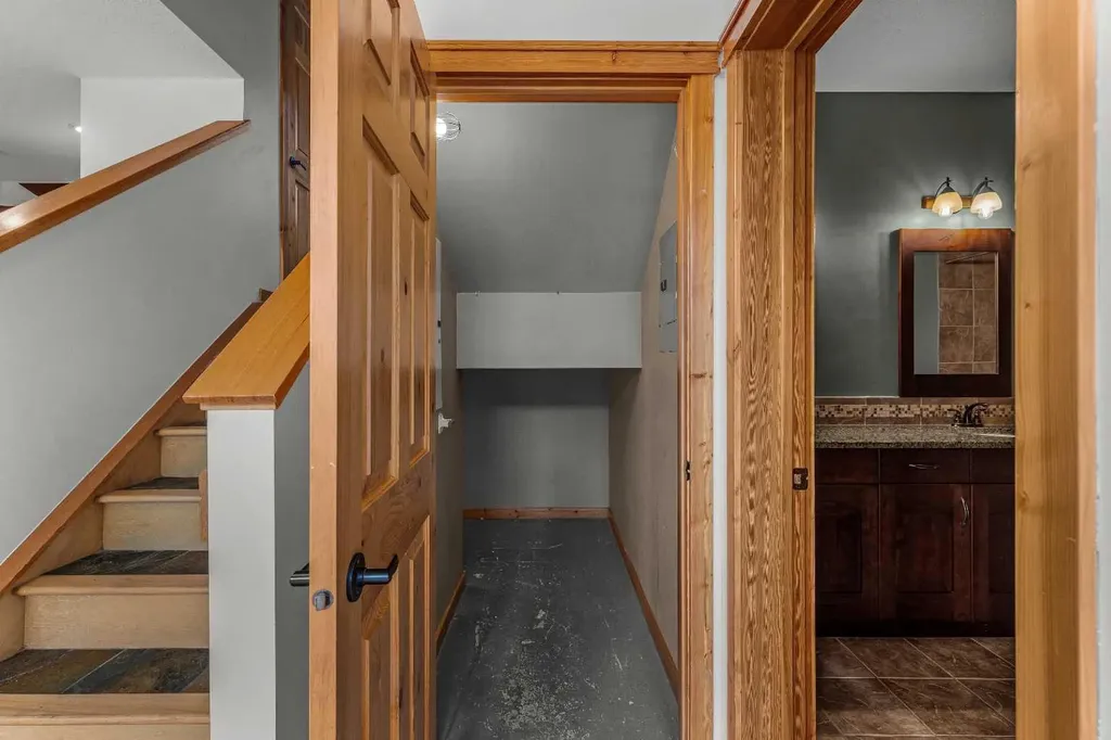 75 Dyrgas Gate Canmore AB T1W0A6