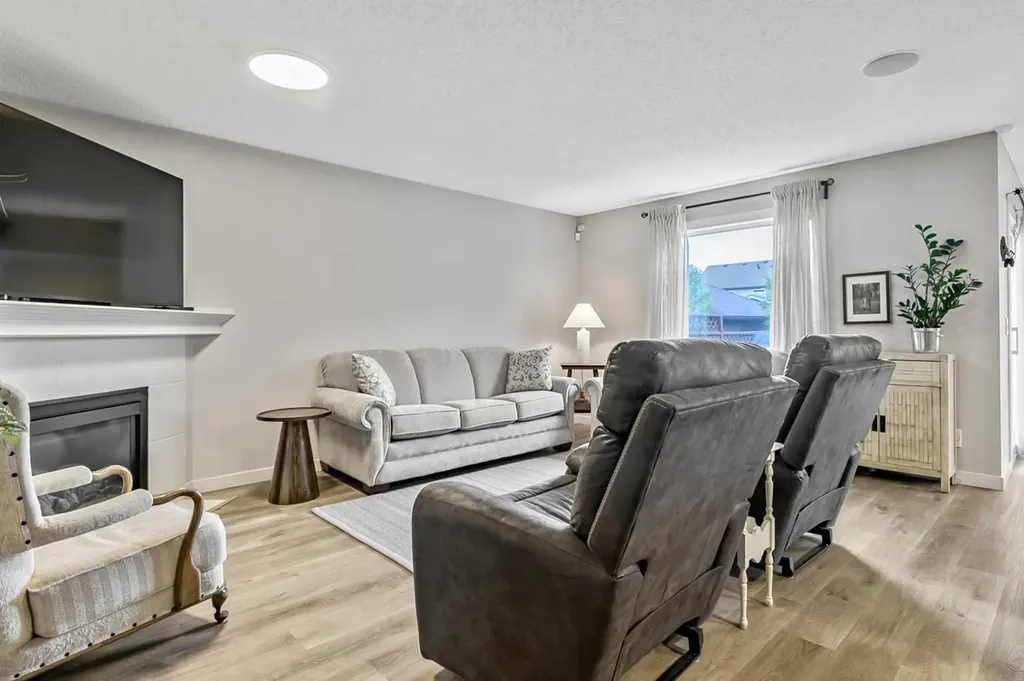 87 Elgin Drive Calgary AB T2Z 4H1