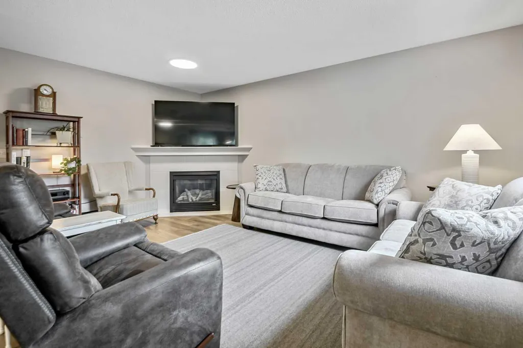 87 Elgin Drive SE Calgary AB T2Z 4H1