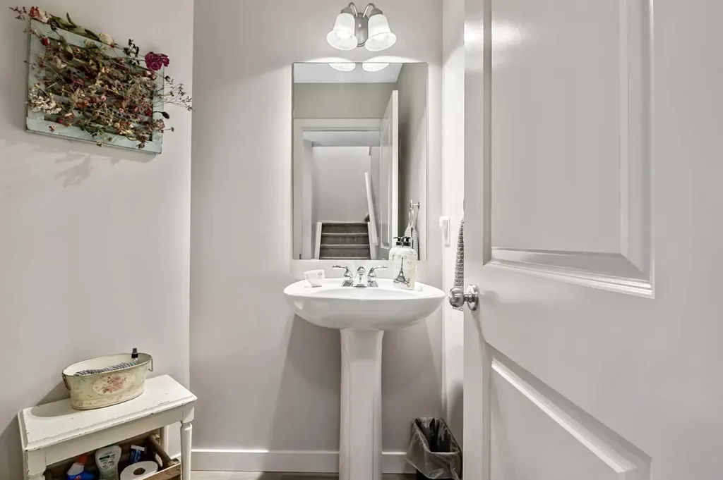 87 Elgin Drive Calgary AB T2Z 4H1