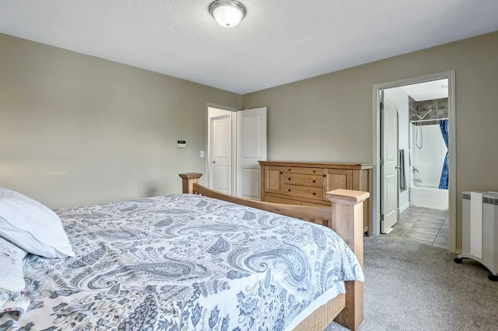 87 Elgin Drive Calgary AB T2Z 4H1