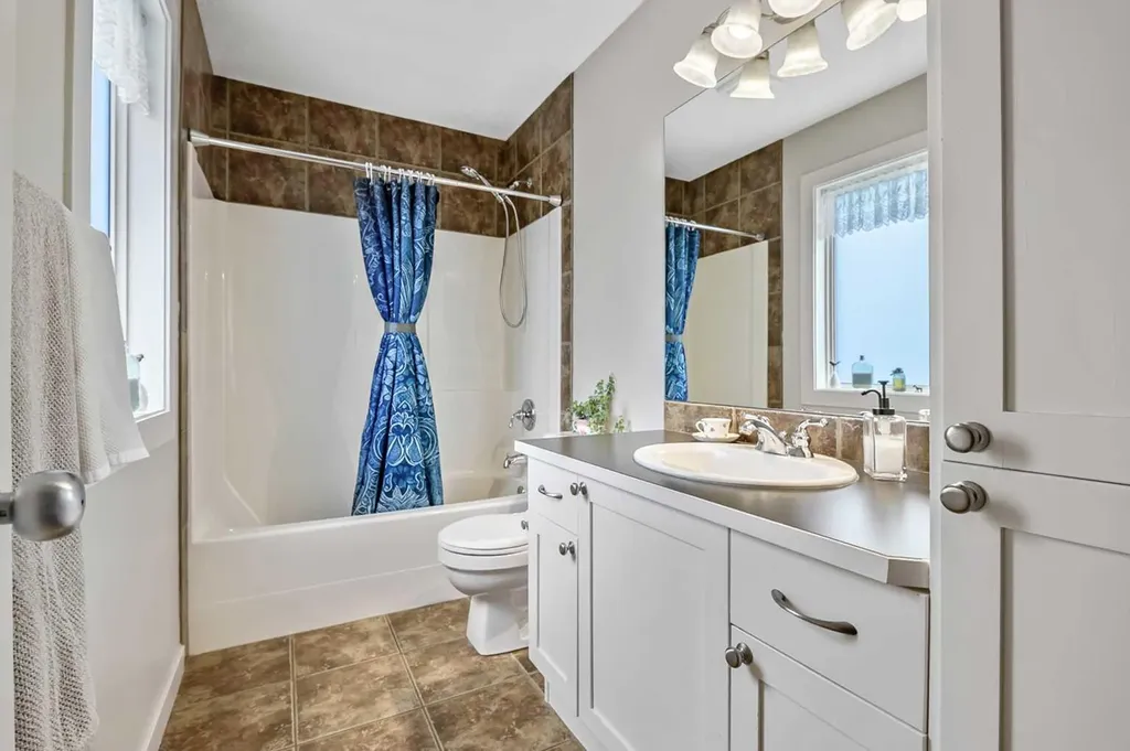87 Elgin Drive Calgary AB T2Z 4H1