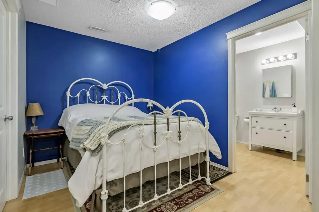 87 Elgin Drive Calgary AB T2Z 4H1