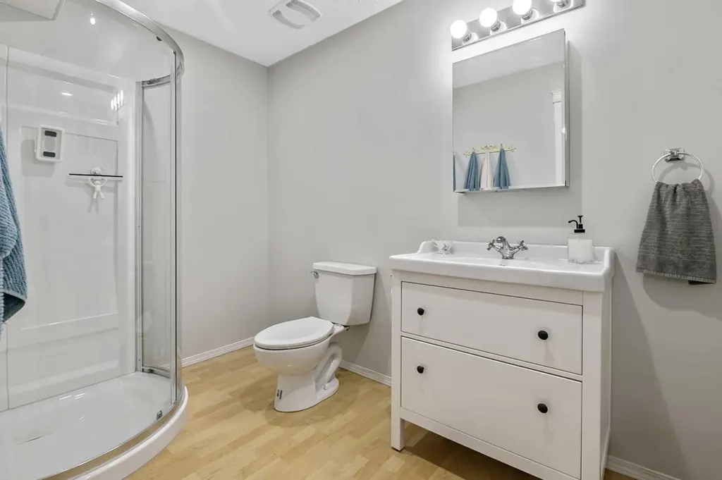 87 Elgin Drive Calgary AB T2Z 4H1