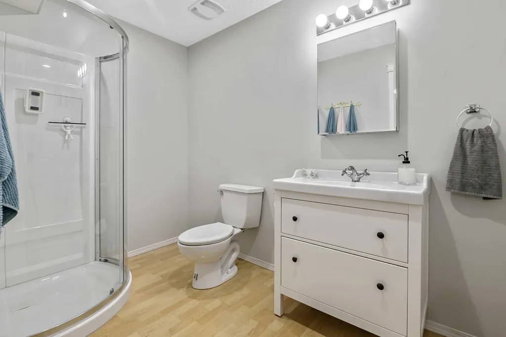 87 Elgin Drive SE Calgary AB T2Z 4H1