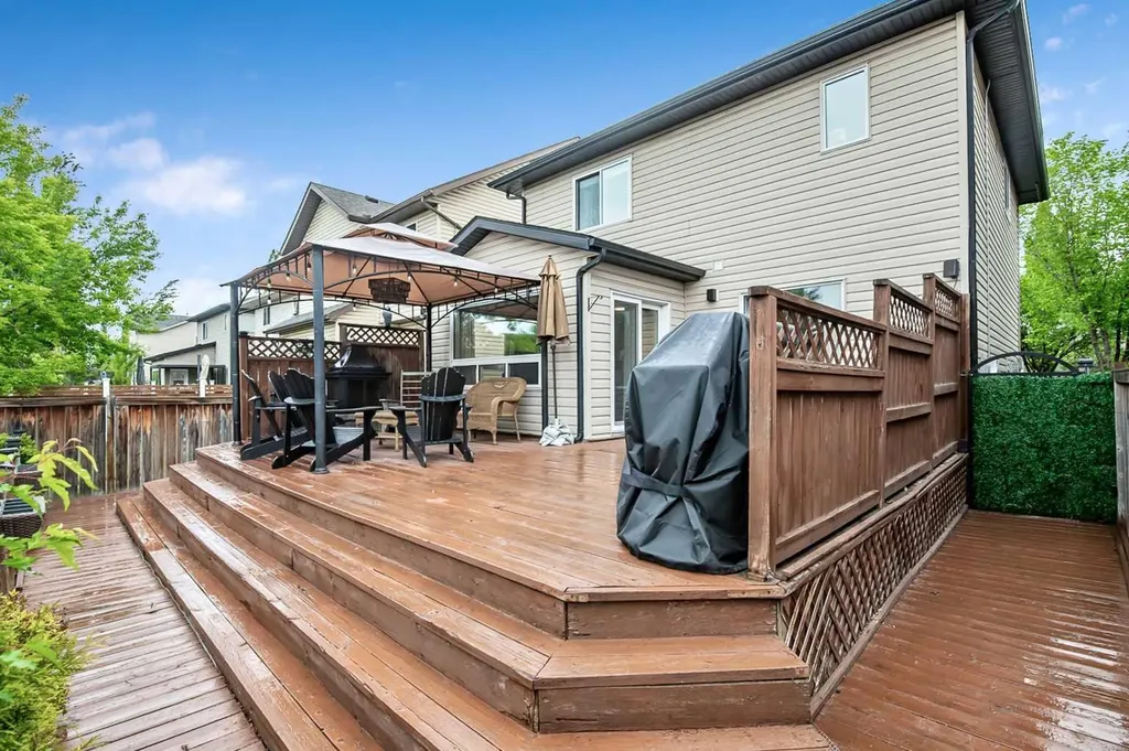 87 Elgin Drive Calgary AB T2Z 4H1