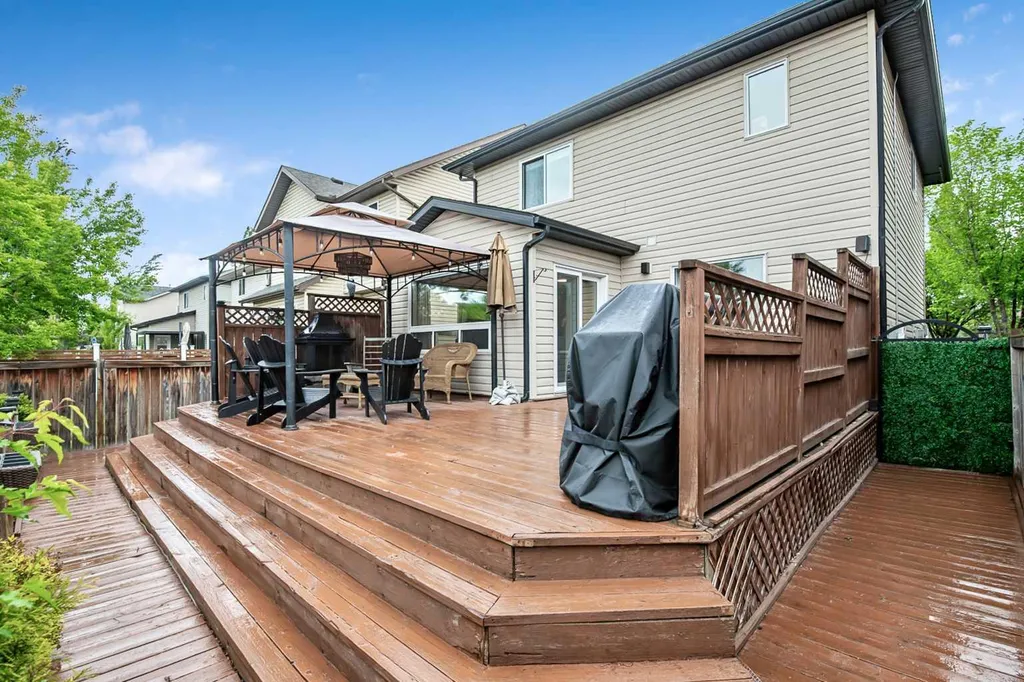 87 Elgin Drive SE Calgary AB T2Z 4H1