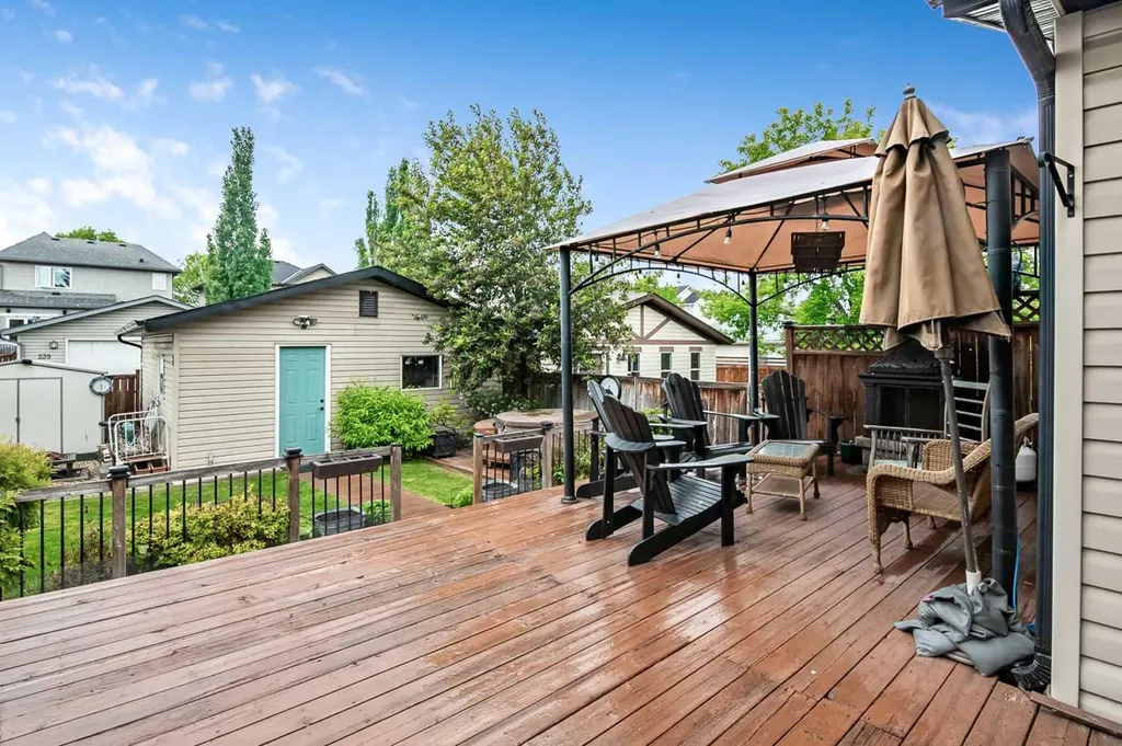87 Elgin Drive Calgary AB T2Z 4H1