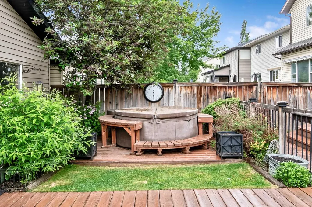 87 Elgin Drive Calgary AB T2Z 4H1