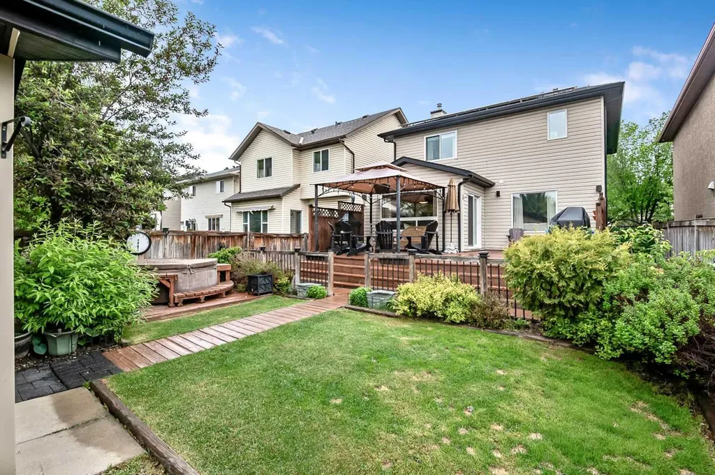 87 Elgin Drive Calgary AB T2Z 4H1