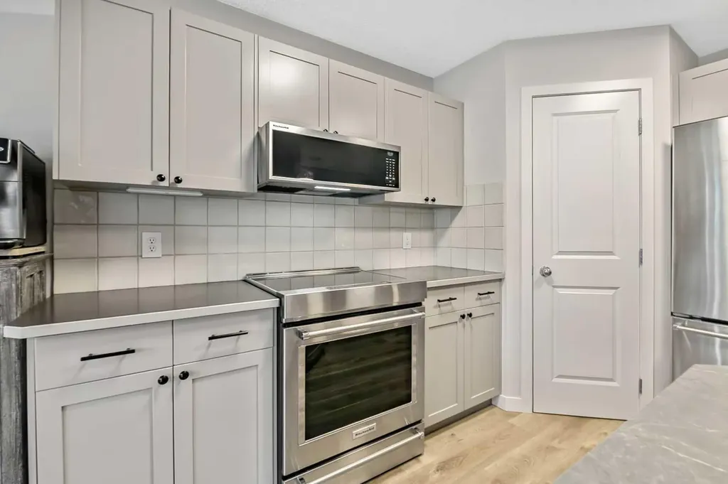 87 Elgin Drive Calgary AB T2Z 4H1