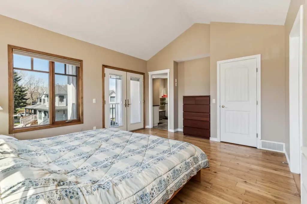 4538 Montgomery Avenue NW Calgary AB T3B 0K9