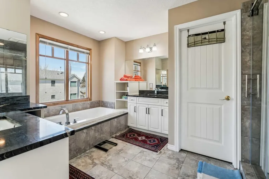4538 Montgomery Avenue NW Calgary AB T3B 0K9