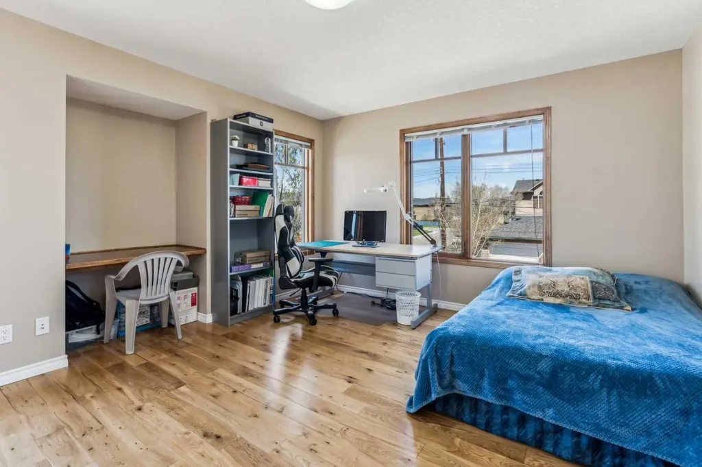 4538 Montgomery Avenue NW Calgary AB T3B 0K9