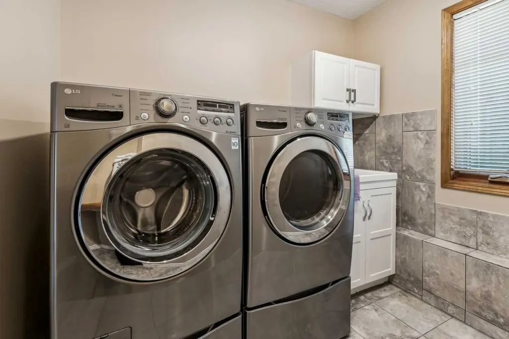 4538 Montgomery Avenue NW Calgary AB T3B 0K9