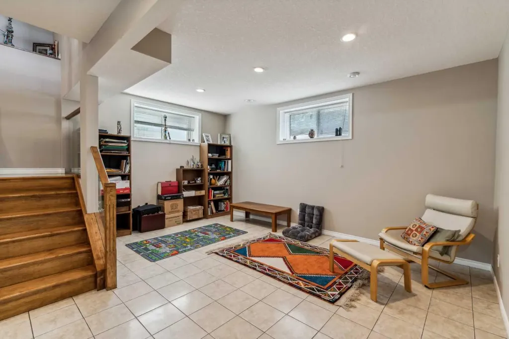 4538 Montgomery Avenue NW Calgary AB T3B 0K9