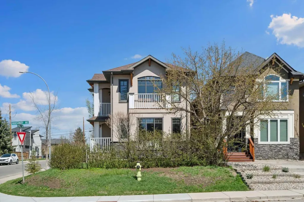 4538 Montgomery Avenue NW Calgary AB T3B 0K9