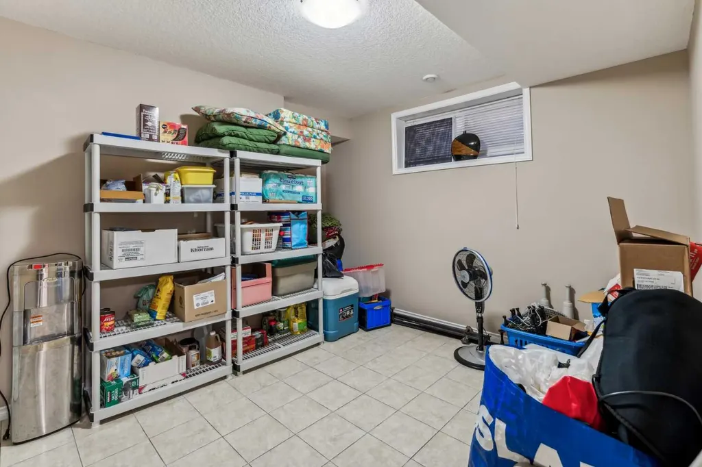 4538 Montgomery Avenue NW Calgary AB T3B 0K9
