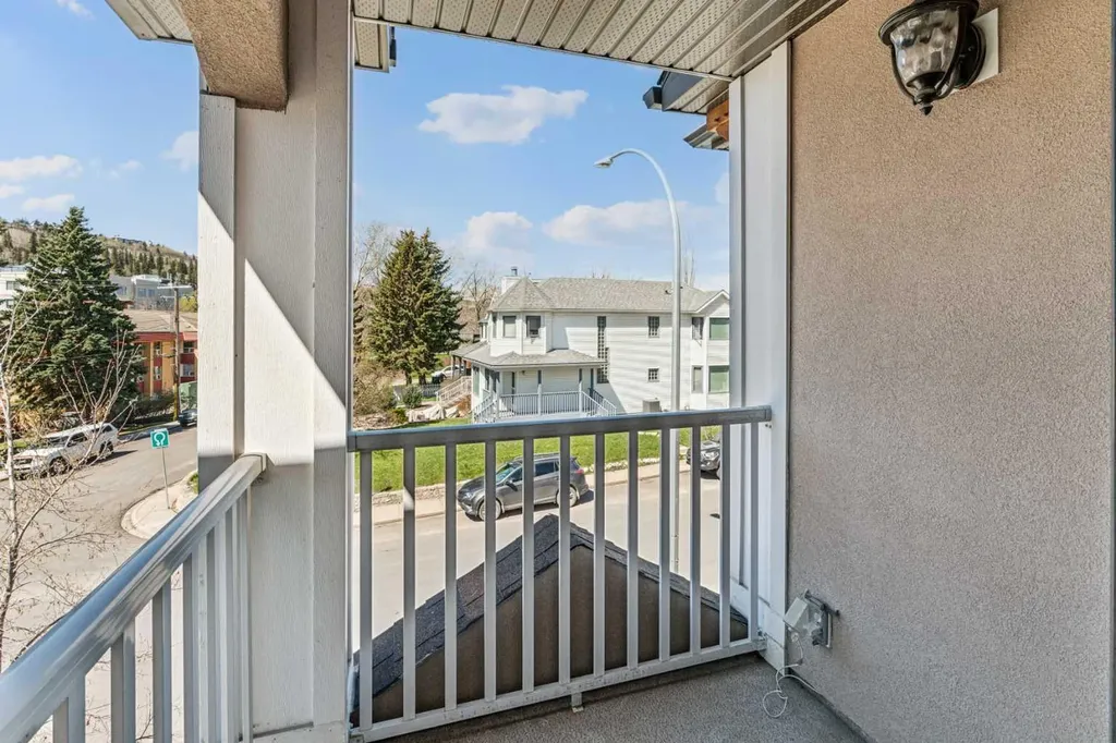 4538 Montgomery Avenue NW Calgary AB T3B 0K9
