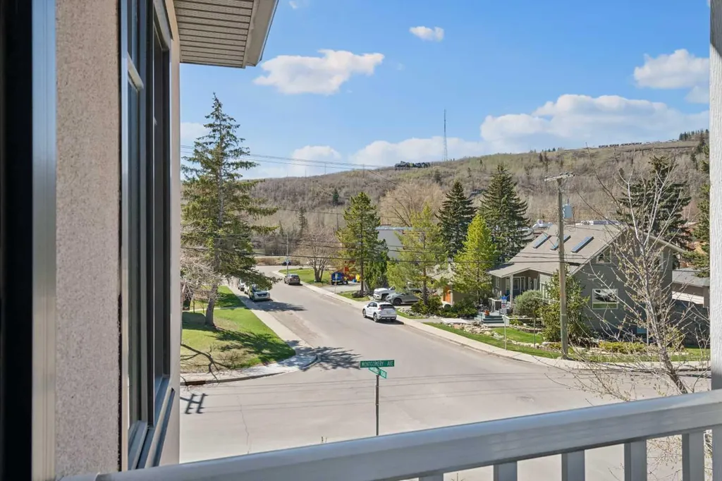 4538 Montgomery Avenue NW Calgary AB T3B 0K9