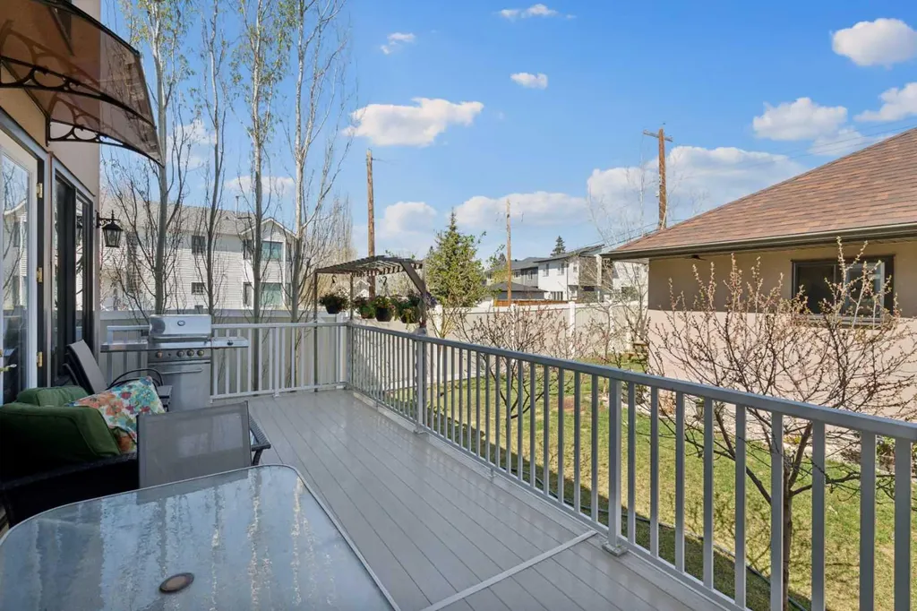 4538 Montgomery Avenue NW Calgary AB T3B 0K9