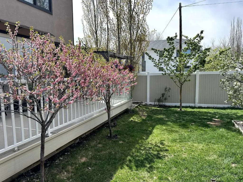 4538 Montgomery Avenue NW Calgary AB T3B 0K9