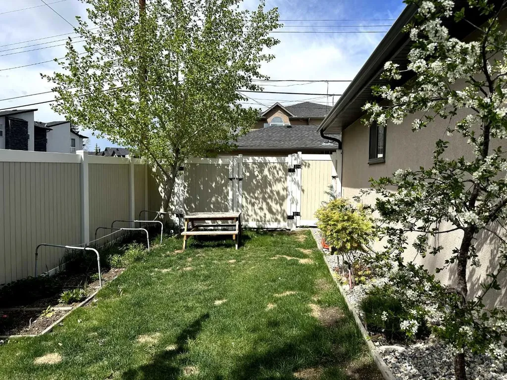 4538 Montgomery Avenue NW Calgary AB T3B 0K9