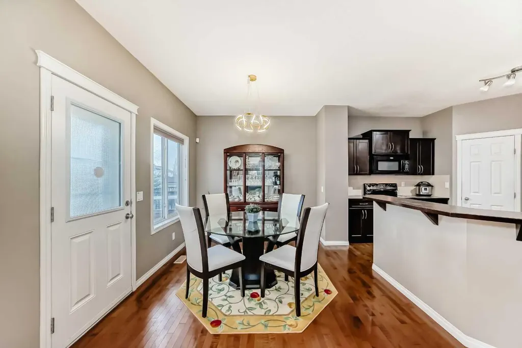 2092 Reunion Boulevard NW Airdrie AB T4B 0J2