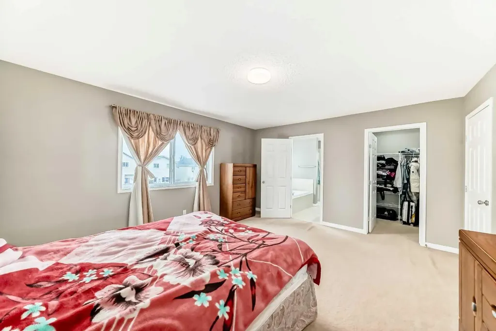 2092 Reunion Boulevard NW Airdrie AB T4B 0J2