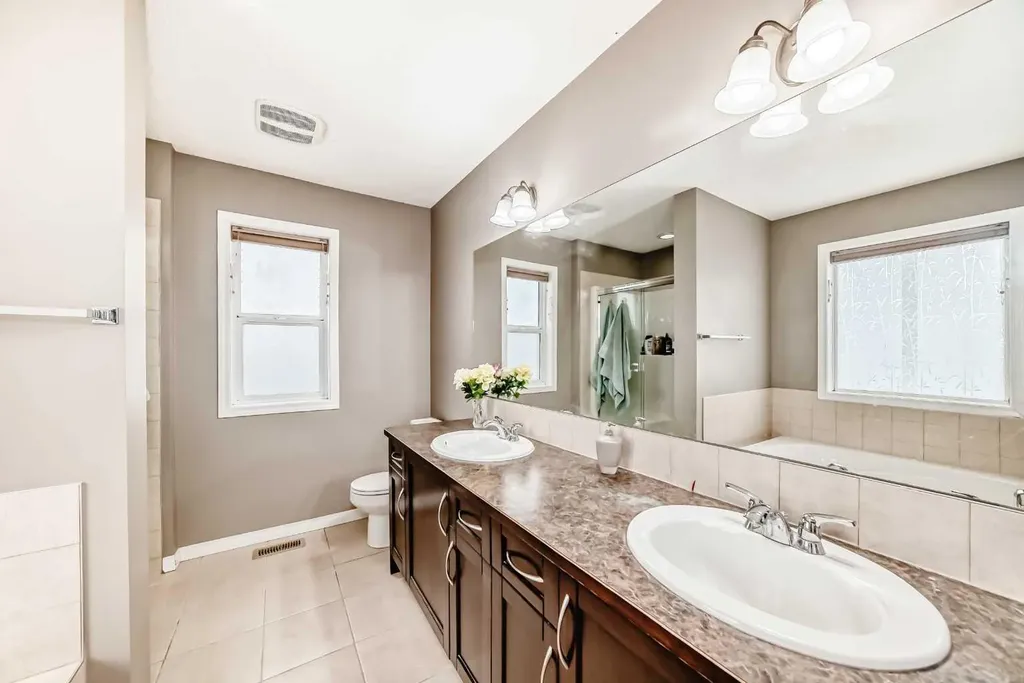 2092 Reunion Boulevard NW Airdrie AB T4B 0J2