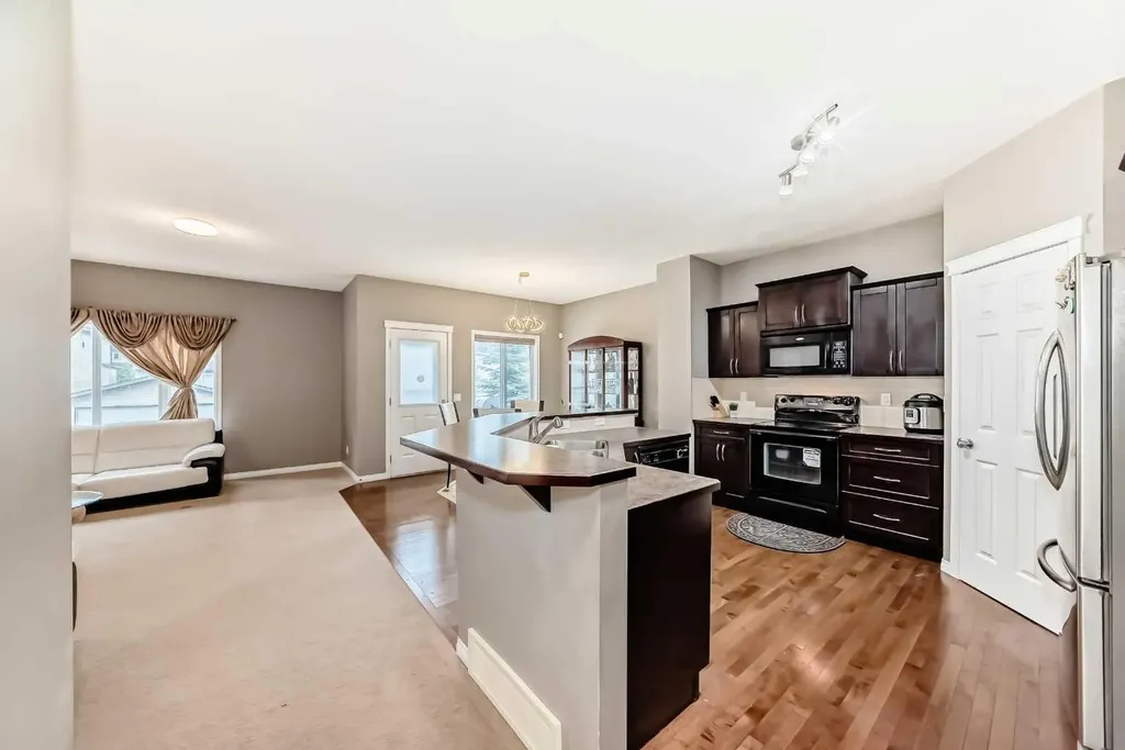 2092 Reunion Boulevard NW Airdrie AB T4B 0J2