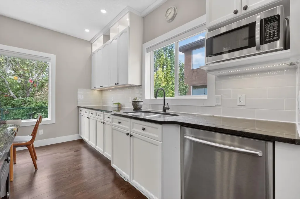 46 Simcrest Manor SW Calgary AB T3H4K2