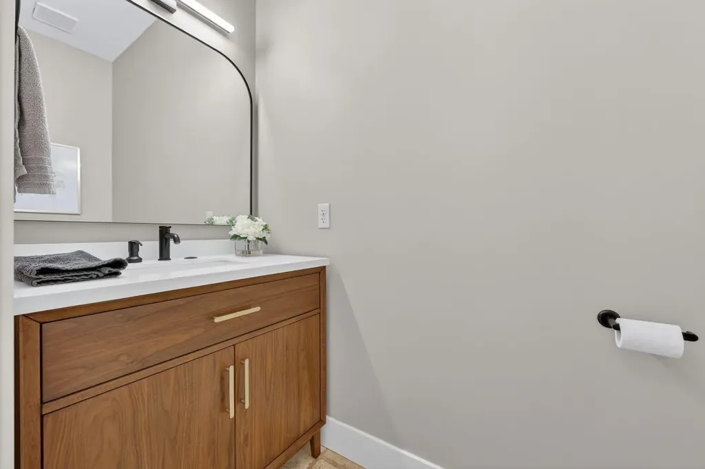 46 Simcrest Manor SW Calgary AB T3H4K2