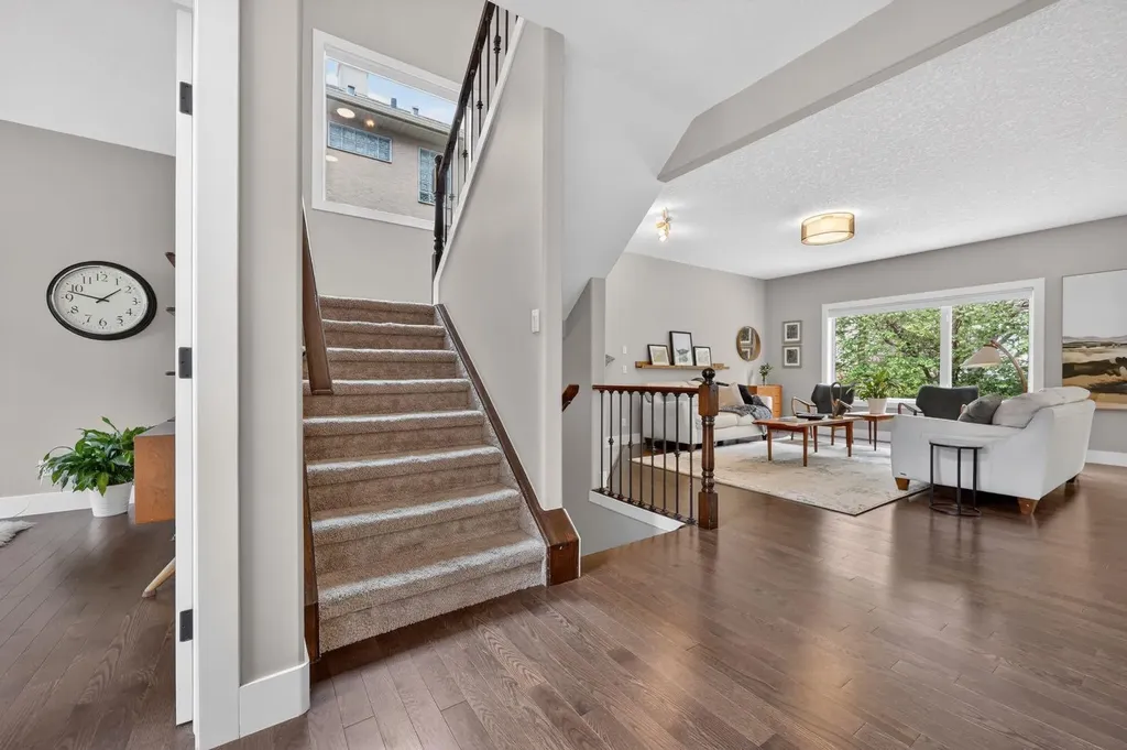 46 Simcrest Manor SW Calgary AB T3H4K2