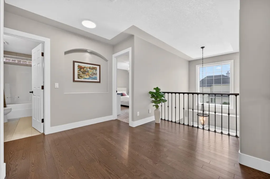 46 Simcrest Manor SW Calgary AB T3H4K2