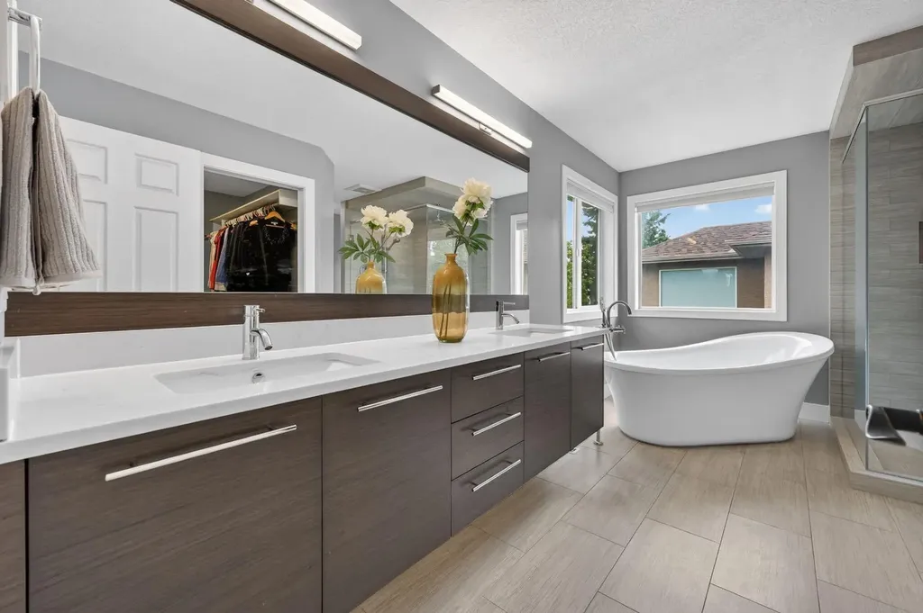 46 Simcrest Manor SW Calgary AB T3H4K2