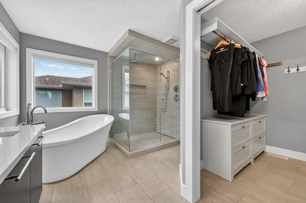 46 Simcrest Manor SW Calgary AB T3H4K2