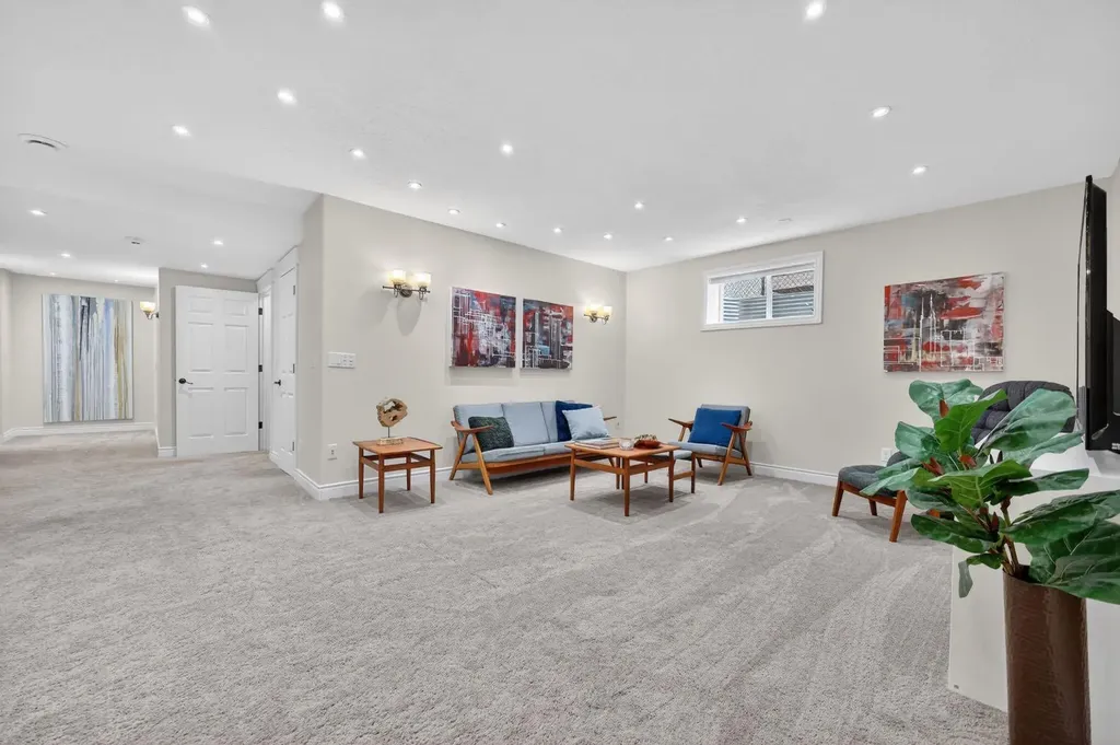 46 Simcrest Manor SW Calgary AB T3H4K2
