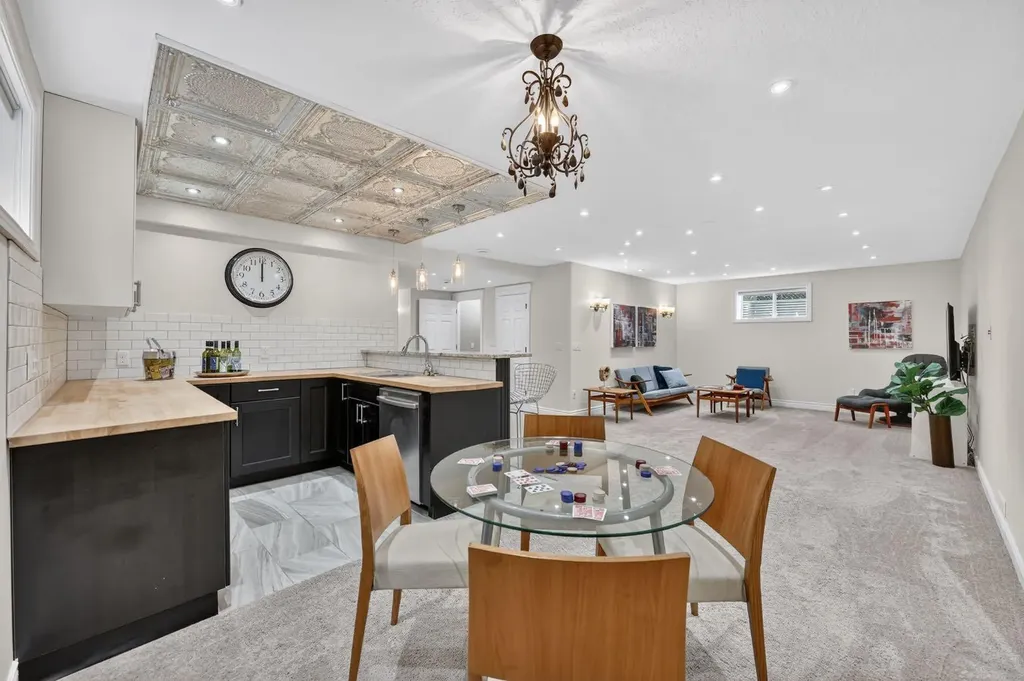 46 Simcrest Manor SW Calgary AB T3H4K2