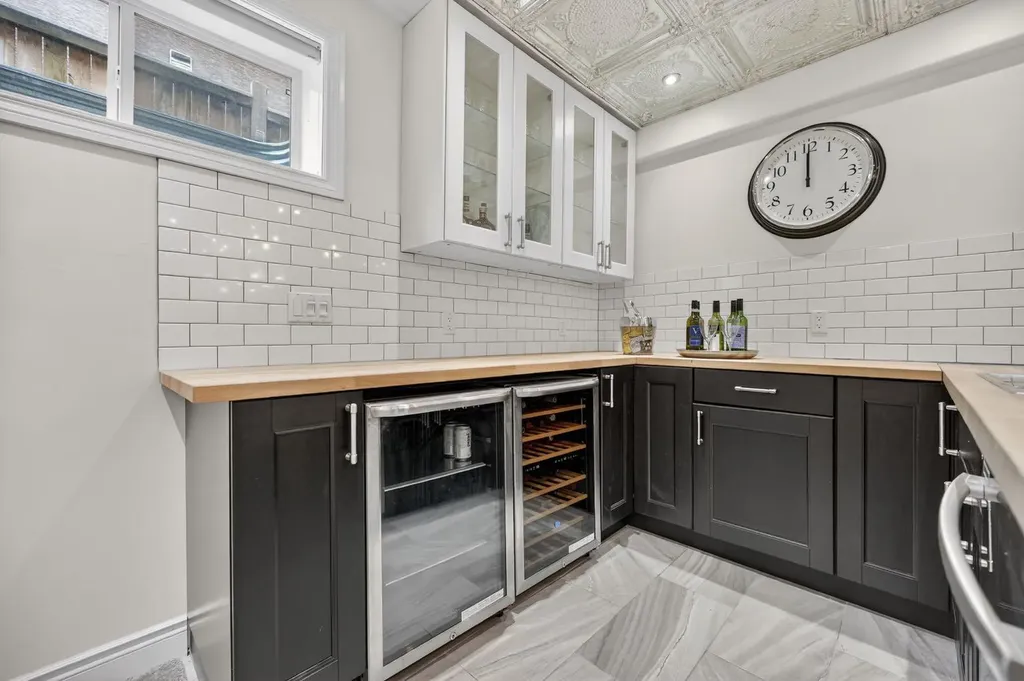 46 Simcrest Manor SW Calgary AB T3H4K2