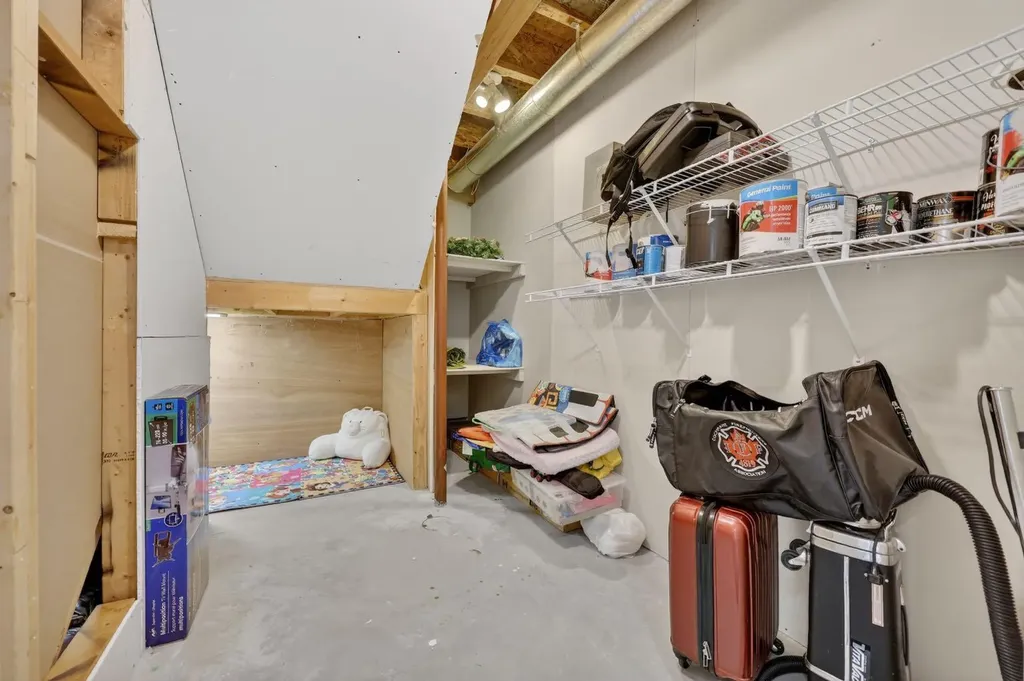 46 Simcrest Manor SW Calgary AB T3H4K2