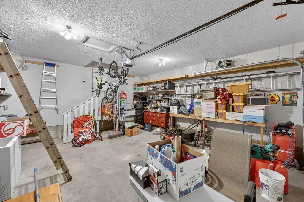 46 Simcrest Manor SW Calgary AB T3H4K2