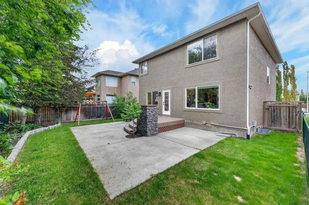 46 Simcrest Manor SW Calgary AB T3H4K2