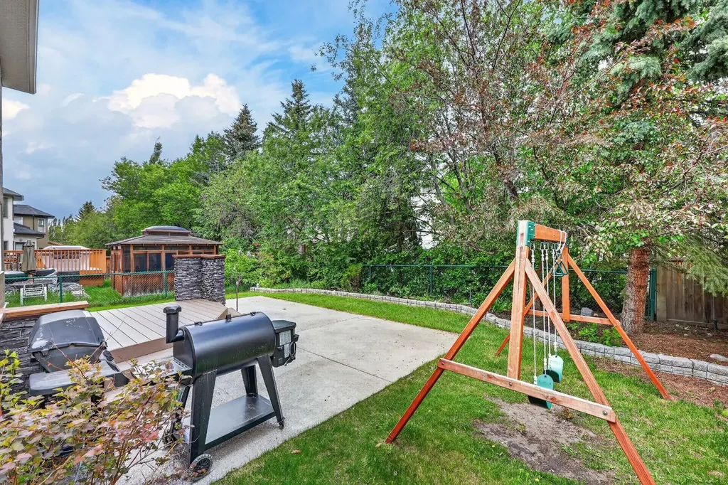 46 Simcrest Manor SW Calgary AB T3H4K2